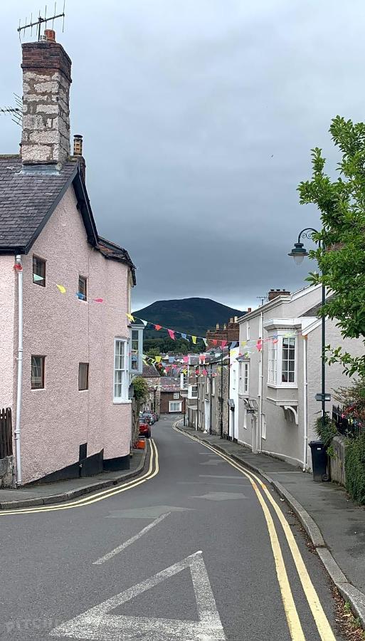 Spacious 2-Bed Apartment In Ruthin Exterior foto